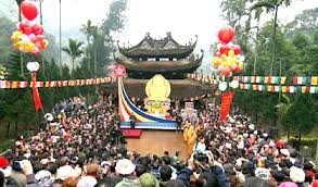 New Year festivals bustle - ảnh 2